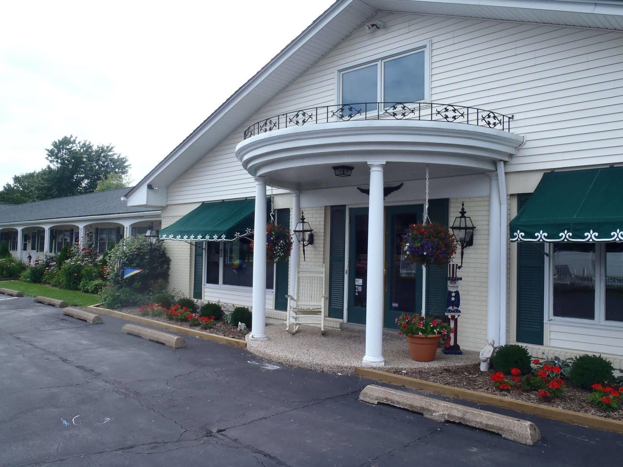 Locanda Glass House Erie Near I-90 & I-79 2*
